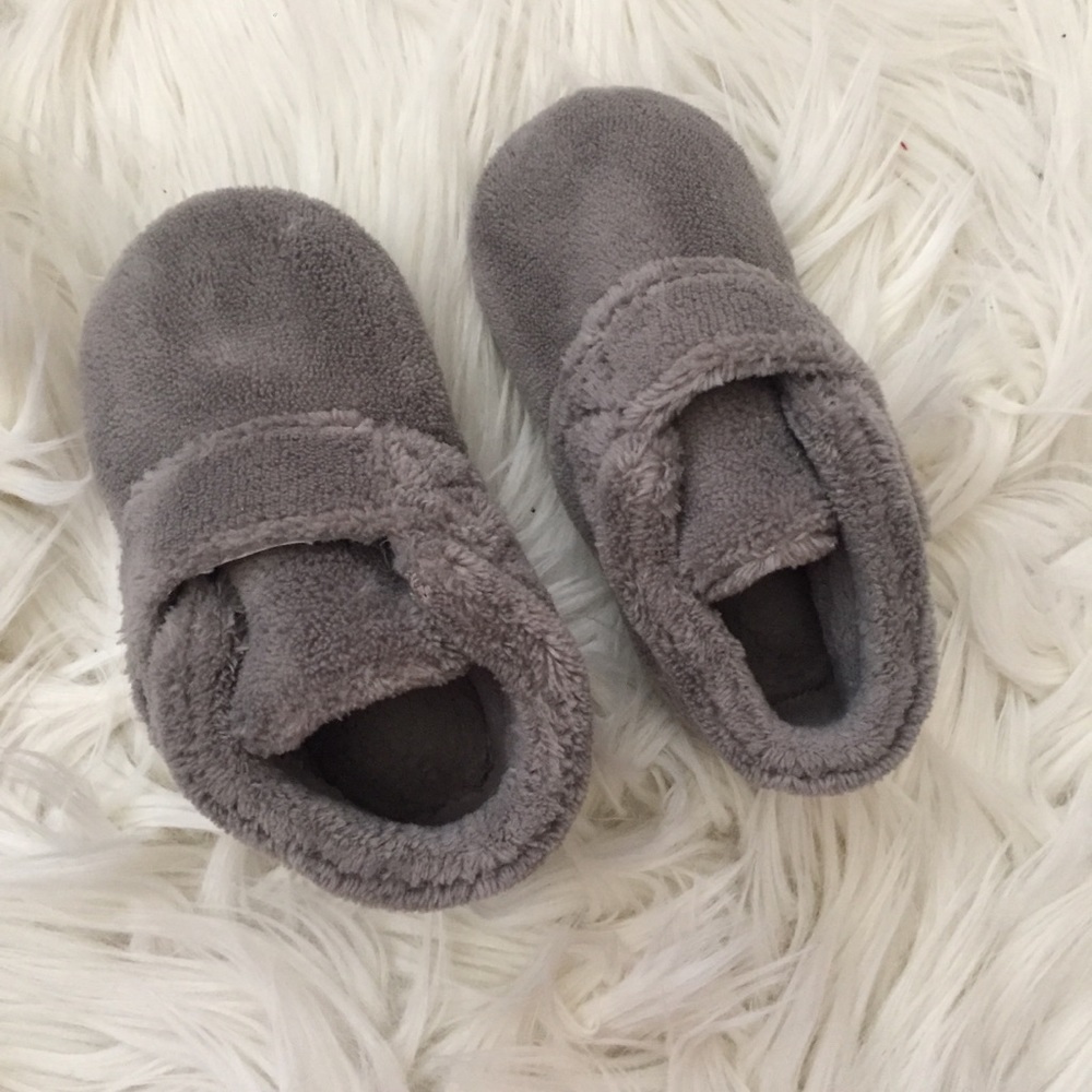 (SOLD) Ugg Bixby Bootie - Picture 6 of 6